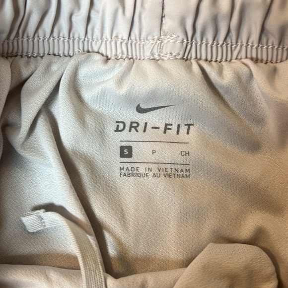 Nike Dri-Fit Shorts Size Small - Picture 3 of 7